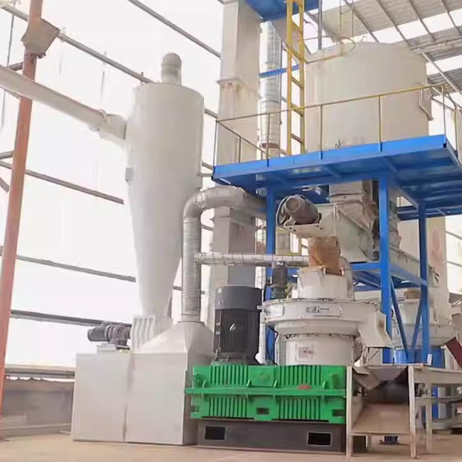 سوق الأسماك الماشية طعام الكريات آلة مع 55KW و 0.75KW الطاقة المغذية